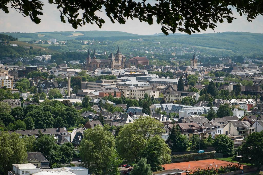 Ferienwohnung Kirchturmblick Euren Трир Экстерьер фото